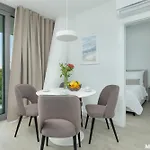 Your Holidays Wave, Parking Gratis Apartman