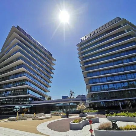 Your Holidays Waves, Parking Gratis * מידזיזדרויה