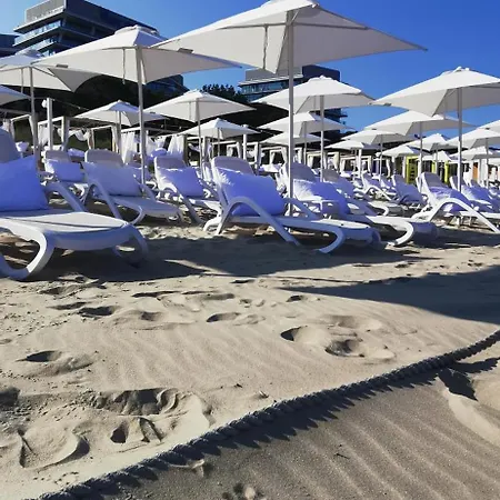 Your Holidays Waves, Parking Gratis דירה *