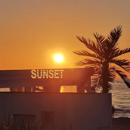 Your Holidays Waves, Parking Gratis דירה